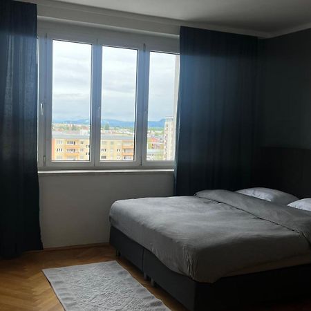 Messe Apartment Клагенфурт Екстериор снимка