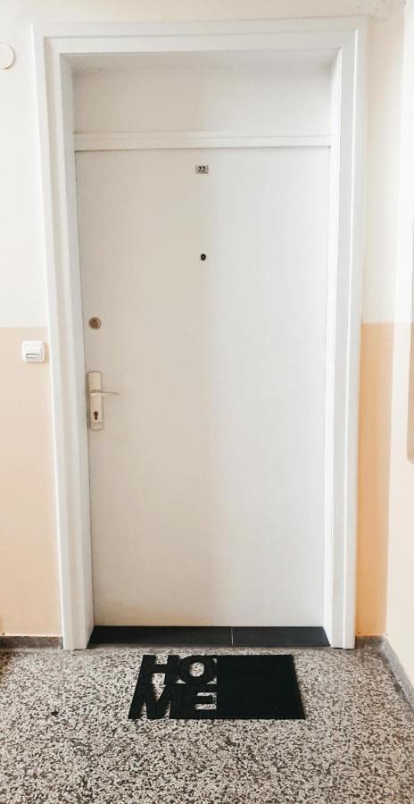 Messe Apartment Клагенфурт Екстериор снимка