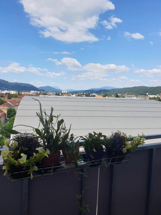Messe Apartment Клагенфурт Екстериор снимка