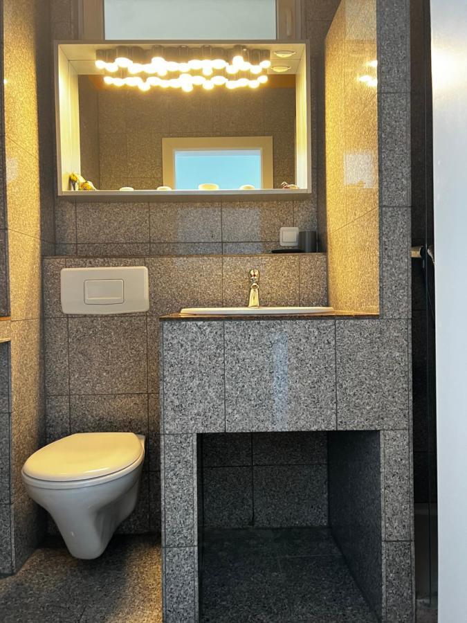 Messe Apartment Клагенфурт Екстериор снимка