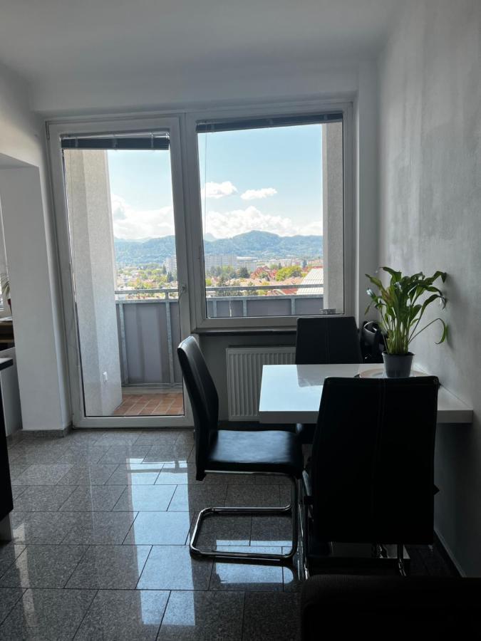 Messe Apartment Клагенфурт Екстериор снимка