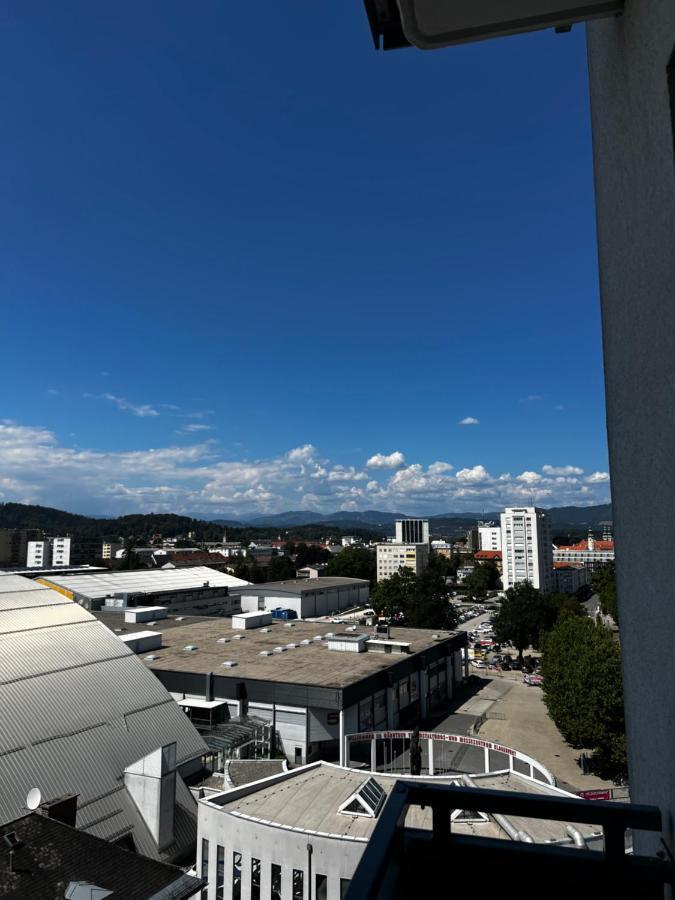 Messe Apartment Клагенфурт Екстериор снимка