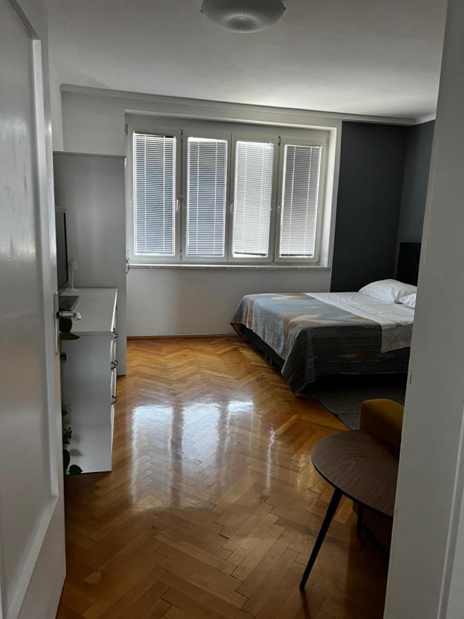 Messe Apartment Клагенфурт Екстериор снимка
