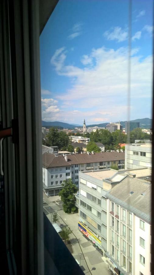 Messe Apartment Клагенфурт Екстериор снимка